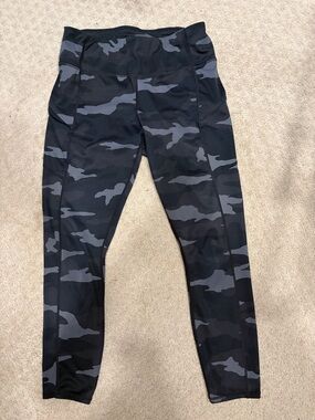 Athleta Black and Gray Camo Mid-Rise Leggings